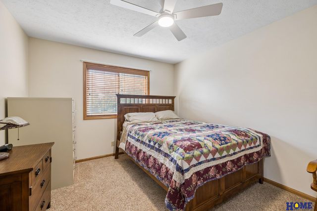 7220 Woody Creek Lane, Lincoln, NE 68516