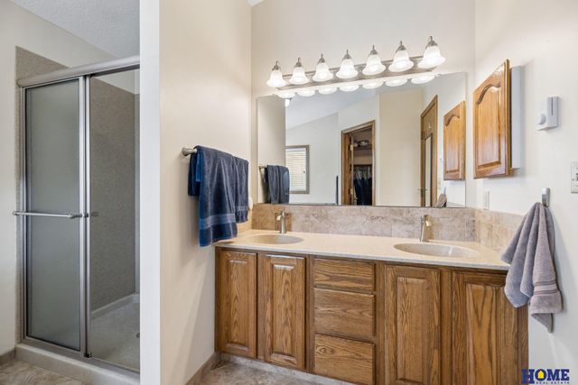 7220 Woody Creek Lane, Lincoln, NE 68516