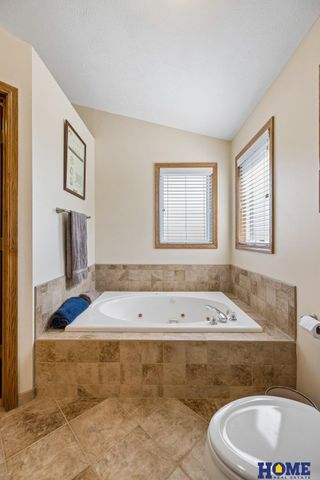 7220 Woody Creek Lane, Lincoln, NE 68516