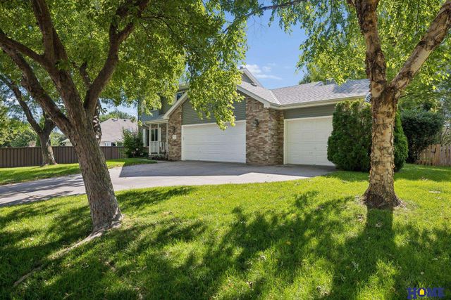 7220 Woody Creek Lane, Lincoln, NE 68516
