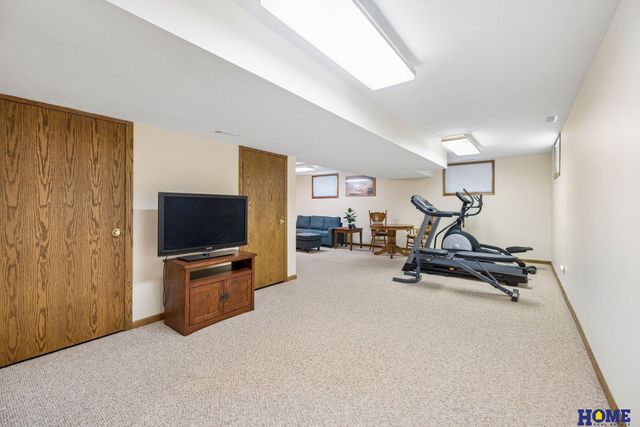 7220 Woody Creek Lane, Lincoln, NE 68516