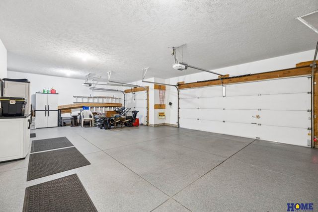 7220 Woody Creek Lane, Lincoln, NE 68516