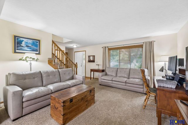 7220 Woody Creek Lane, Lincoln, NE 68516