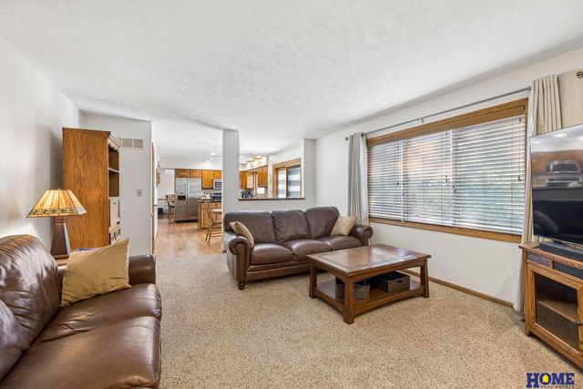 7220 Woody Creek Lane, Lincoln, NE 68516