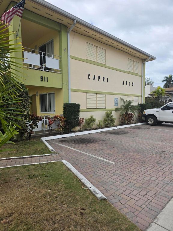 911 N Federal Highway 205, Lake Worth Beach, FL 33460