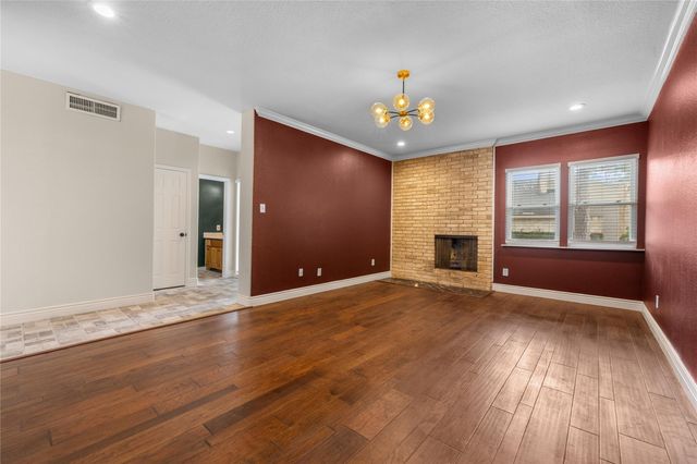 2103 2103 Lake Village Drive, Houston, TX 77339