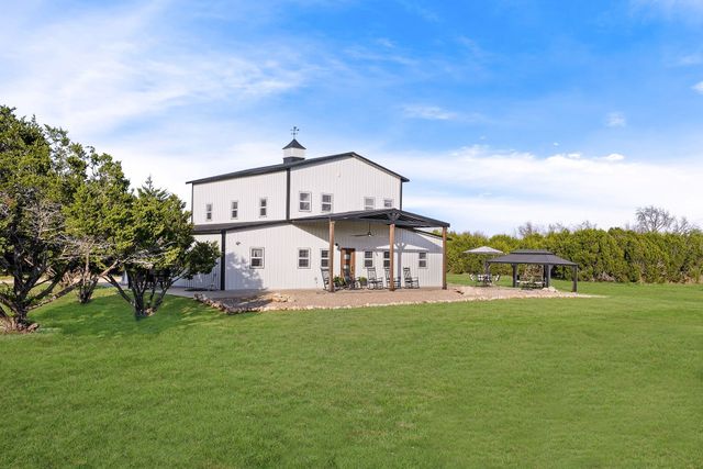 116 Creekview Drive, Blum, TX 76627