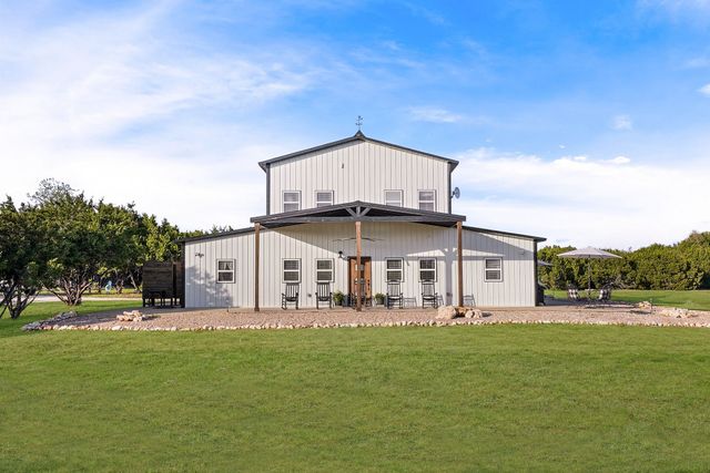 116 Creekview Drive, Blum, TX 76627