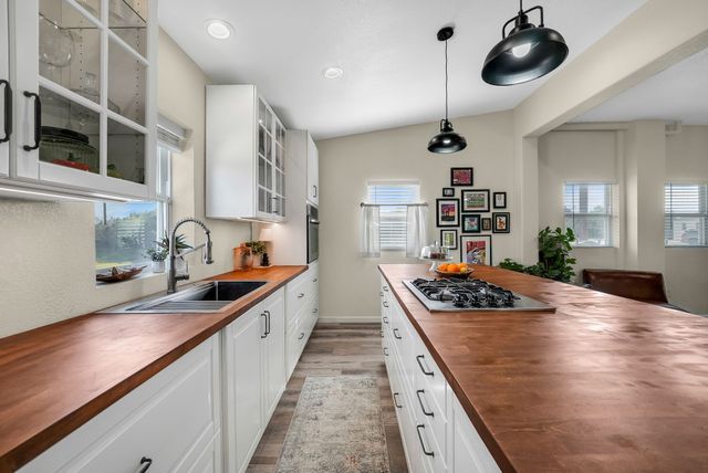 116 Creekview Drive, Blum, TX 76627