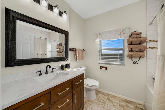 116 Creekview Drive, Blum, TX 76627