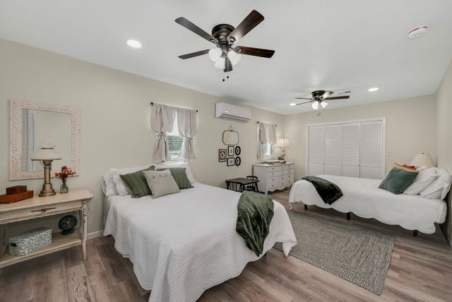 116 Creekview Drive, Blum, TX 76627