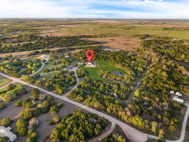 116 Creekview Drive, Blum, TX 76627