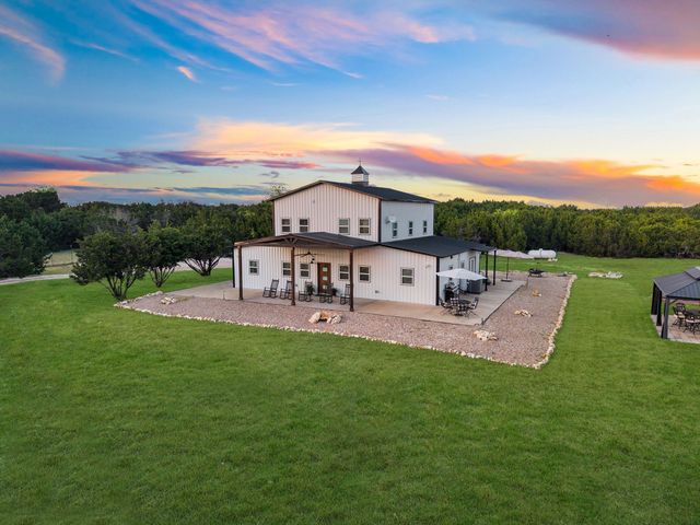 116 Creekview Drive, Blum, TX 76627