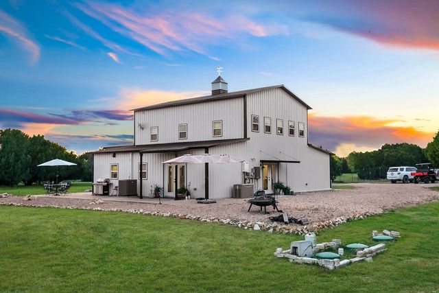 116 Creekview Drive, Blum, TX 76627