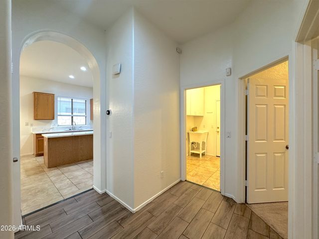 3013 W GLENHAVEN Drive, Phoenix, AZ 85045