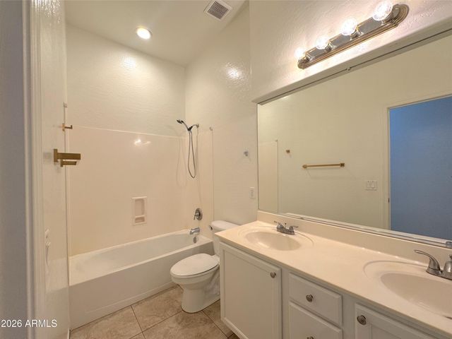 3013 W GLENHAVEN Drive, Phoenix, AZ 85045