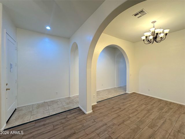 3013 W GLENHAVEN Drive, Phoenix, AZ 85045