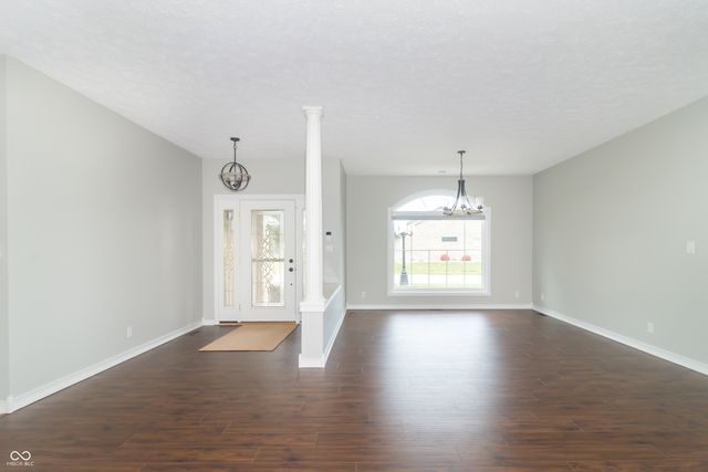 707 Fairington Way, Alexandria, IN 46001