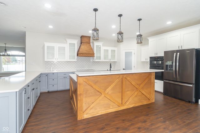 707 Fairington Way, Alexandria, IN 46001