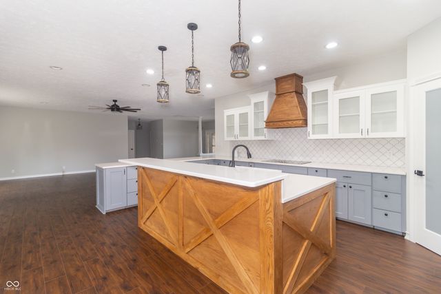 707 Fairington Way, Alexandria, IN 46001