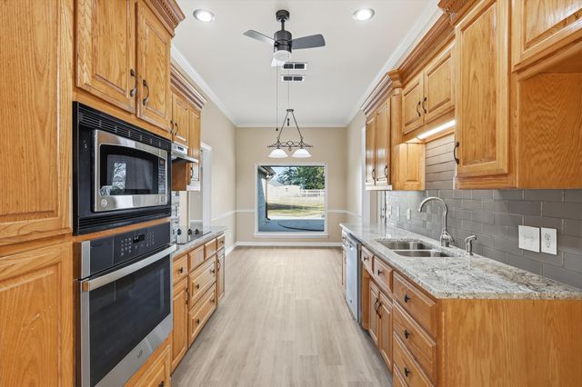 2501 Caddo Trail, Sanger, TX 76266