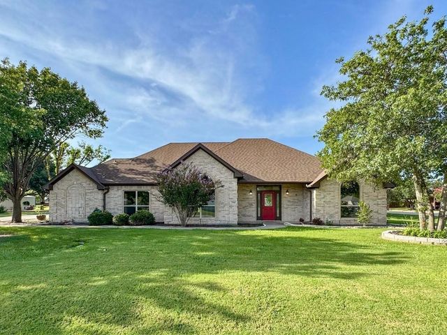 2501 Caddo Trail, Sanger, TX 76266