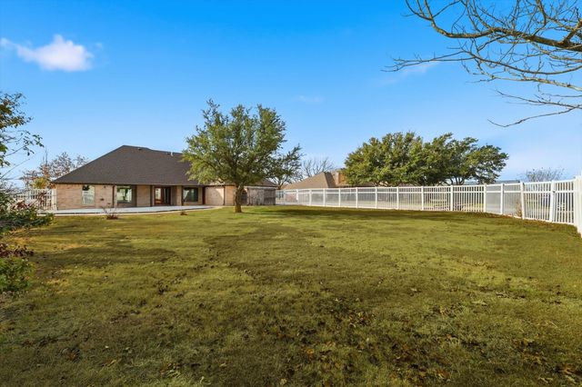 2501 Caddo Trail, Sanger, TX 76266