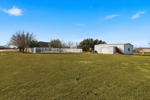 2501 Caddo Trail, Sanger, TX 76266