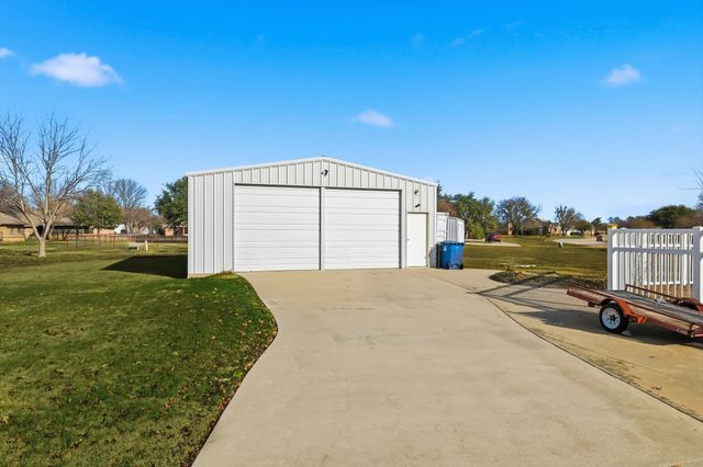 2501 Caddo Trail, Sanger, TX 76266