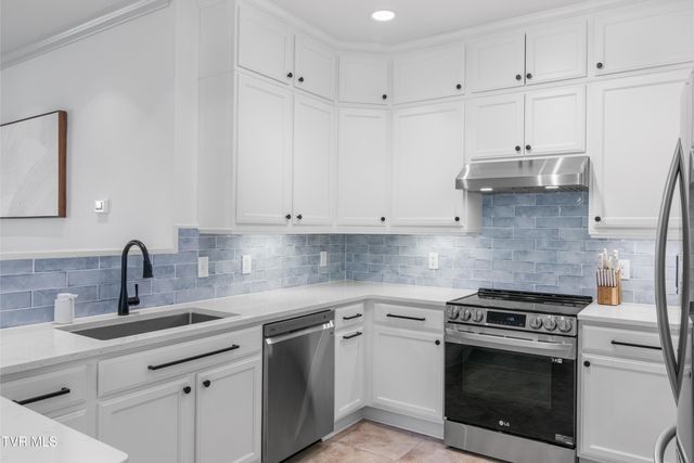 560 Trillium Trail, Johnson City, TN 37604