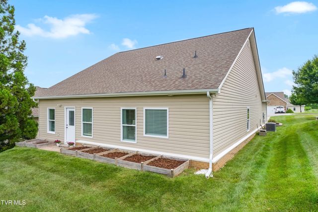 560 Trillium Trail, Johnson City, TN 37604