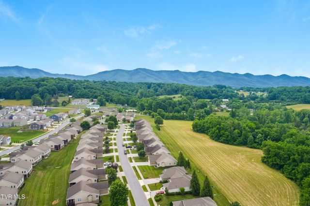 560 Trillium Trail, Johnson City, TN 37604