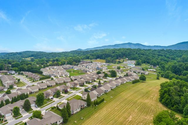 560 Trillium Trail, Johnson City, TN 37604