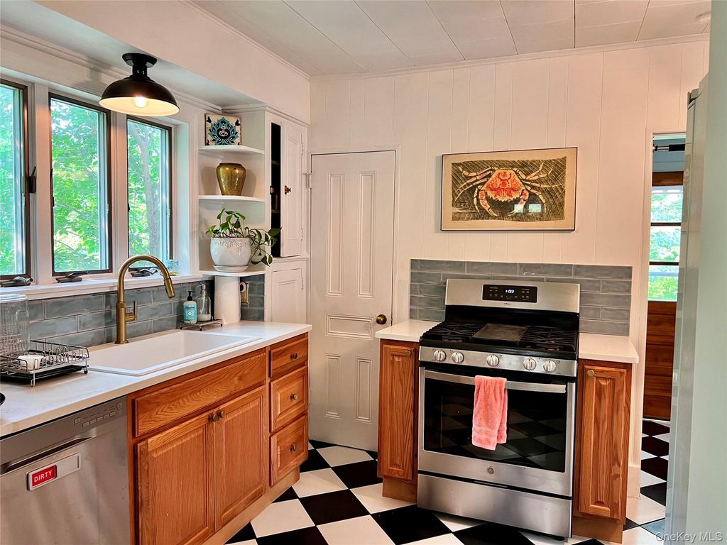 304 Union Avenue, Peekskill, NY 10566 — photo 5