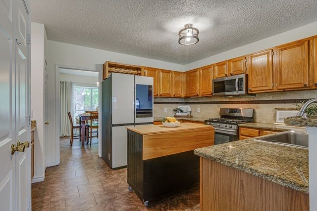 2107 Clearwater Trail, Carrollton, TX 75010