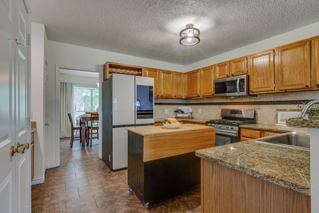 2107 Clearwater Trail, Carrollton, TX 75010