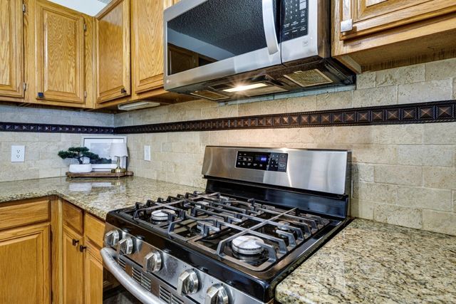 2107 Clearwater Trail, Carrollton, TX 75010