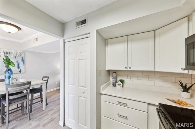 8854 Flamingo Court, St Louis, MO 63144