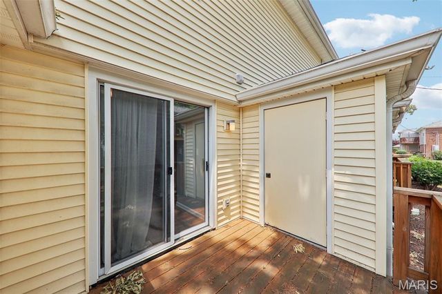 8854 Flamingo Court, St Louis, MO 63144