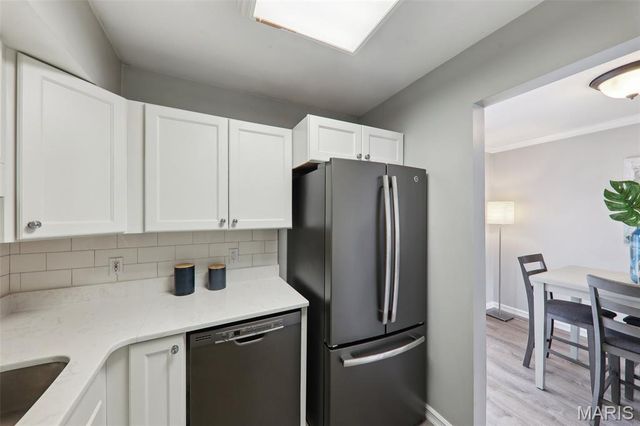 8854 Flamingo Court, St Louis, MO 63144