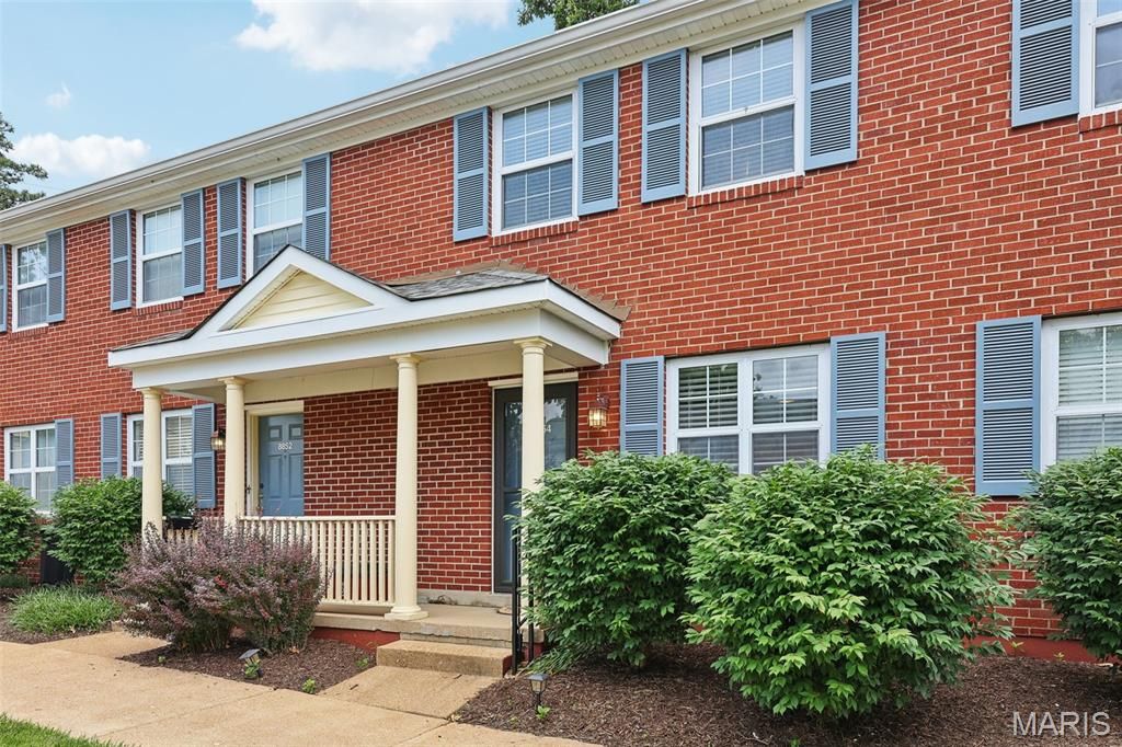 8854 Flamingo Court, St Louis, MO 63144