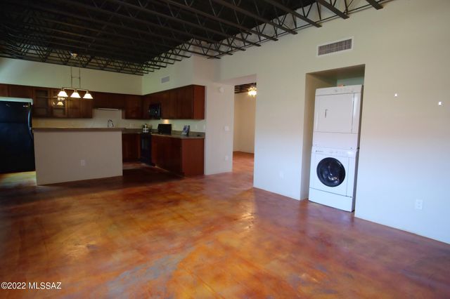 420 S 6th Ave Apt 201, Tucson, AZ 85701