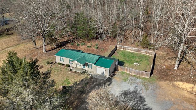 1009 White Oak Road NW, Cleveland, TN 37312
