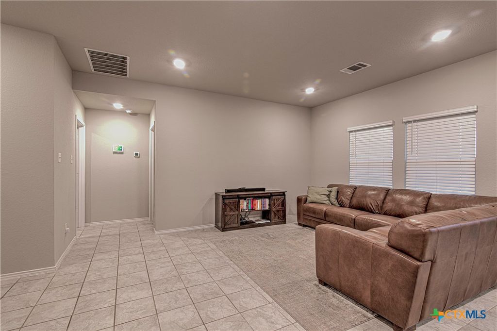 Image 7 of property listing at 5100 Brody Drive, Killeen, TX 76549