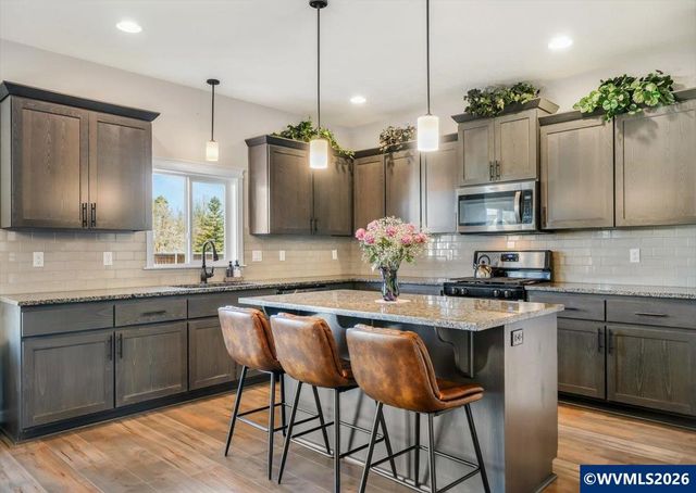 2105 NE Summit Dr, Albany, OR 97321