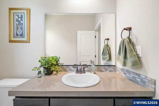 2105 NE Summit Dr, Albany, OR 97321