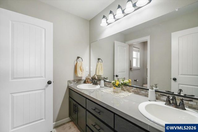 2105 NE Summit Dr, Albany, OR 97321