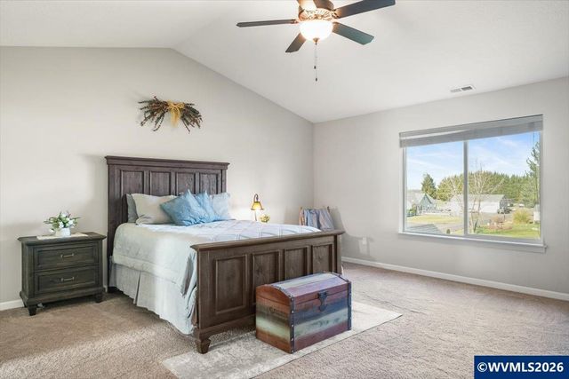 2105 NE Summit Dr, Albany, OR 97321