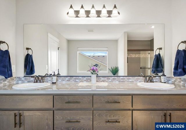 2105 NE Summit Dr, Albany, OR 97321