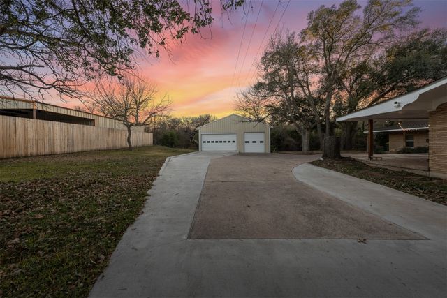 506 E Avenue G, Valley Mills, TX 76689